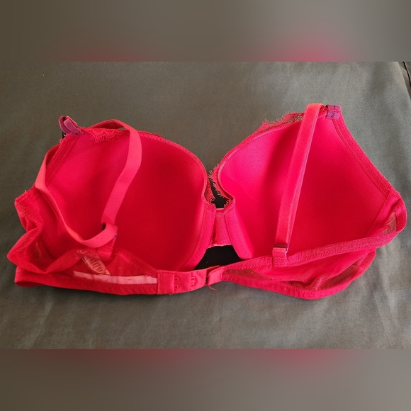 Victoria's Secret Lined Demi Bra Sz 38C NWT Red - Picture 3 of 3